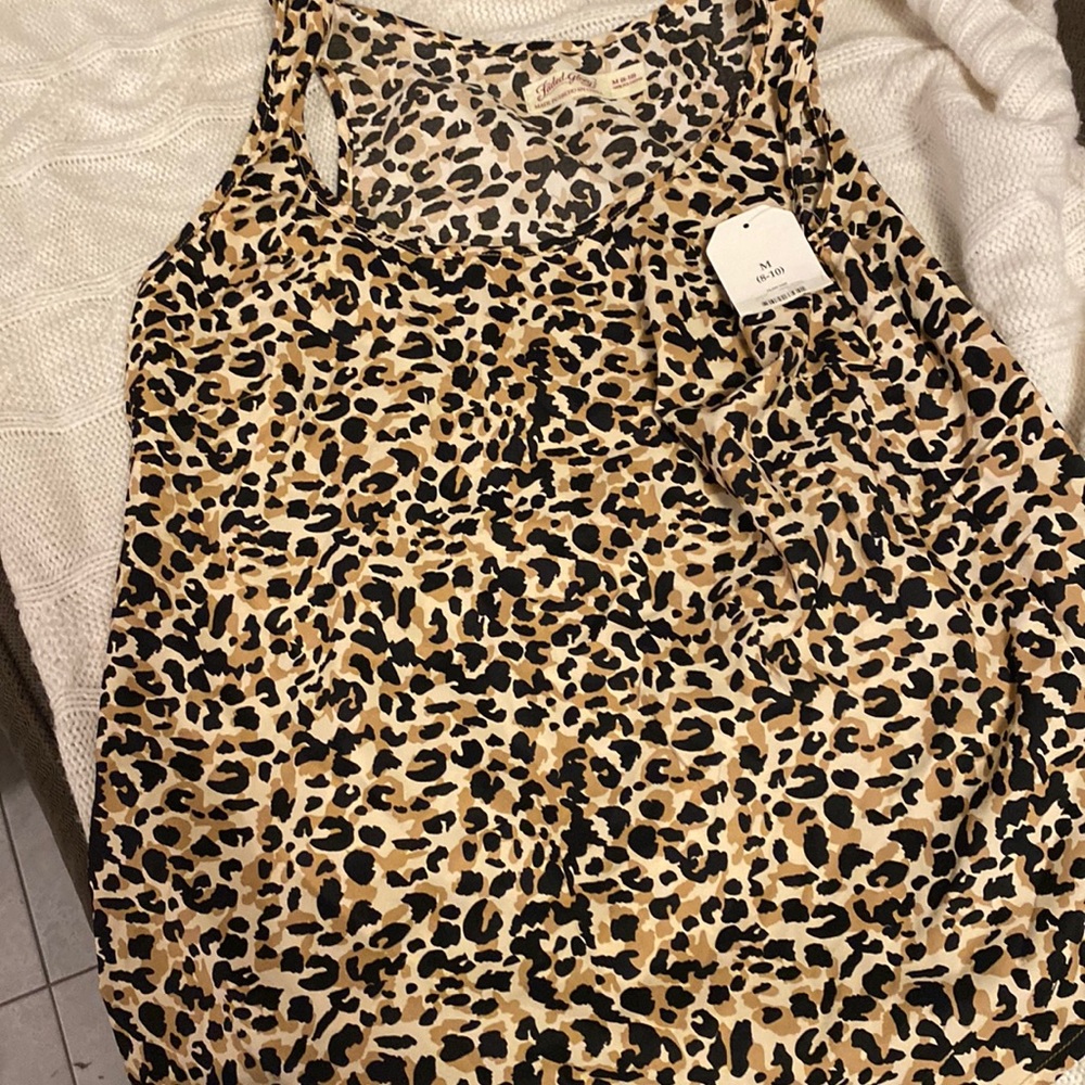 Lightweight and cute. Size 8-10